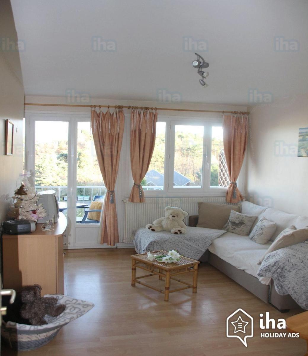 Les Pieds Dans L'Eau Apartment Murol Exterior photo